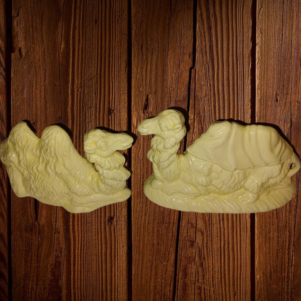 Collectable camel figurines
